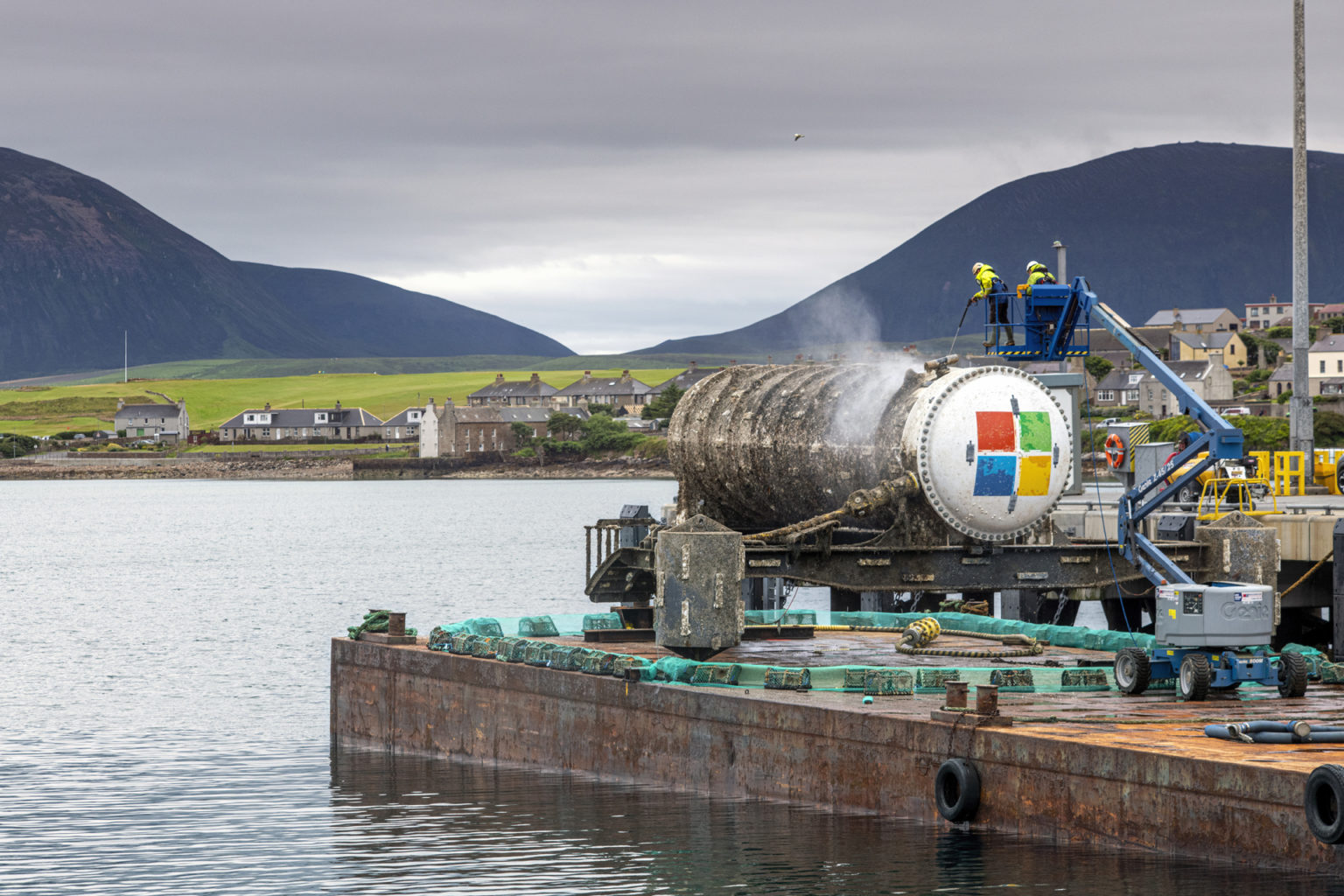 Why Microsoft Has Underwater Data Centers - Explained